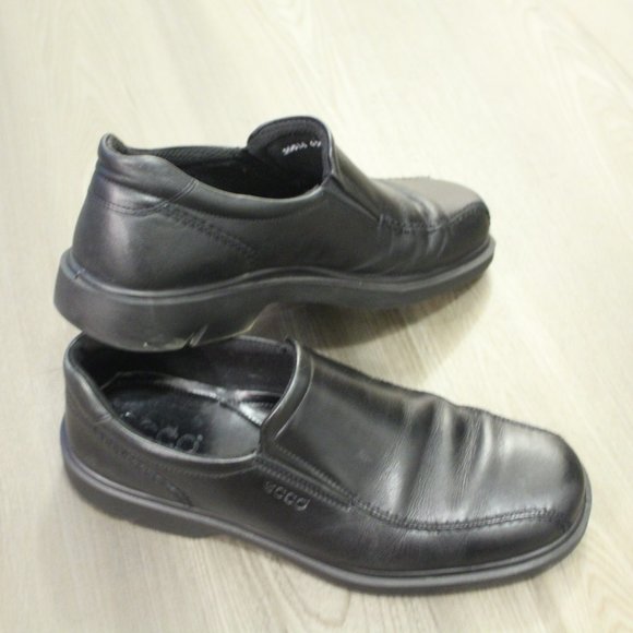 ecco black loafers